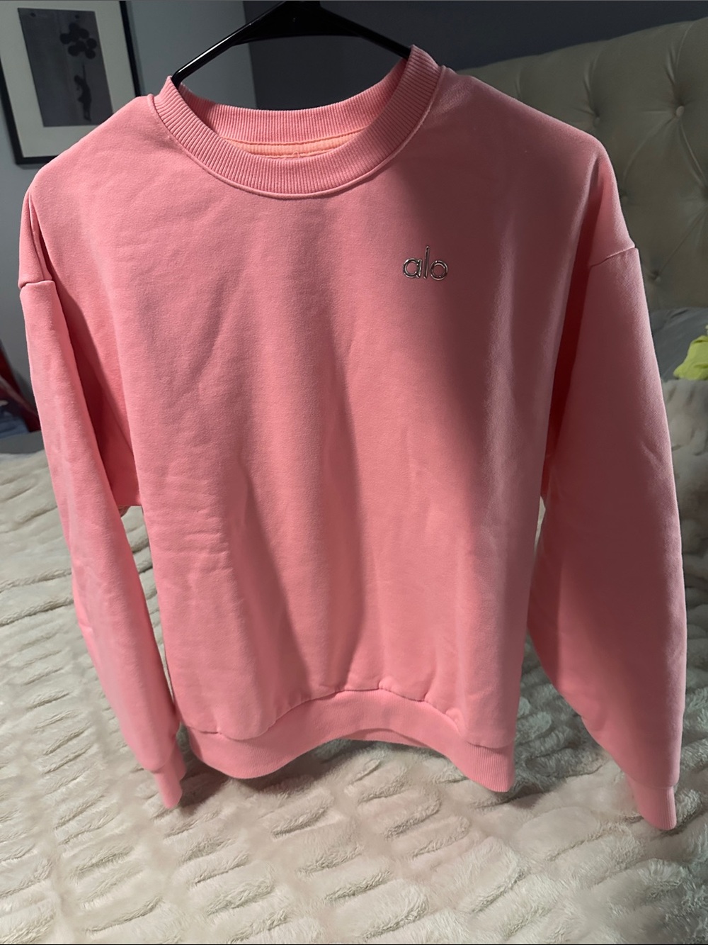 ALO Yoga Neon Bubblegum Pink Crewneck Sweatshirt with Subtle Logo Small